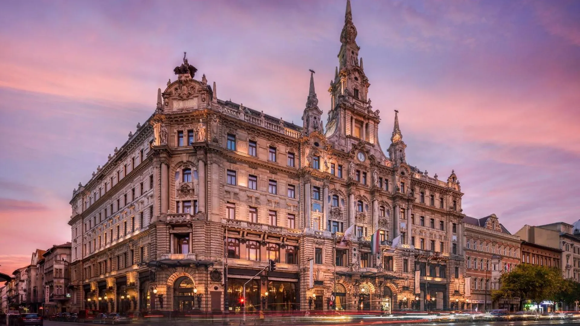 Apartment Bright Two-Bedroom Home By The New York Palace Budapest