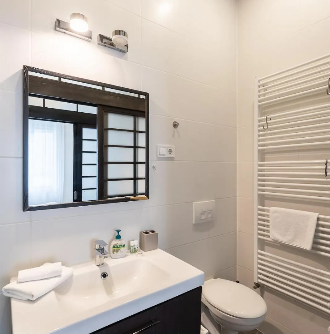 Apartment Bright Two-Bedroom Home By The New York Palace Budapest