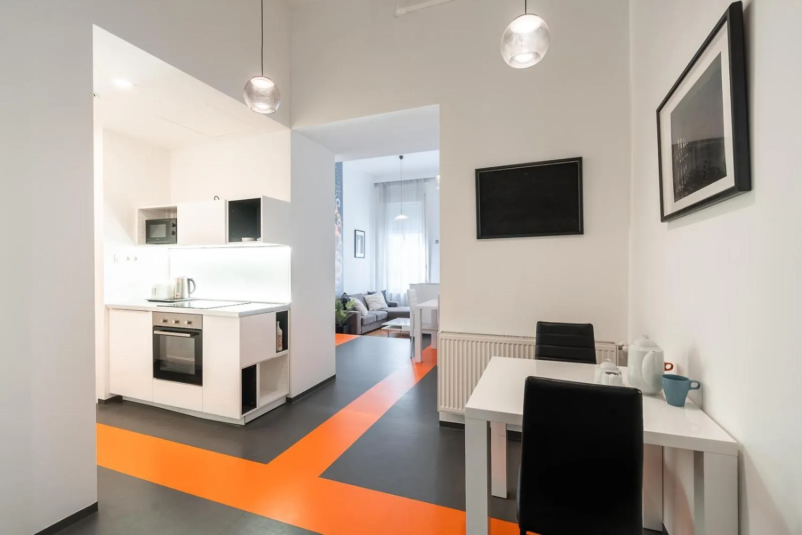 Bright Two-Bedroom Home By The New York Palace Будапешт