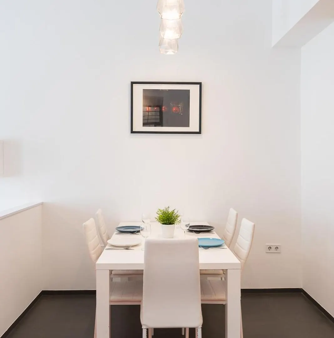 Bright Two-Bedroom Home By The New York Palace Будапешт Венгрия