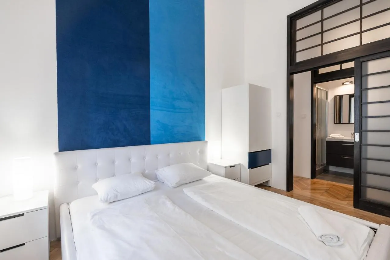 בודפשט Bright Two-Bedroom Home By The New York Palace 0*,  הונגריה