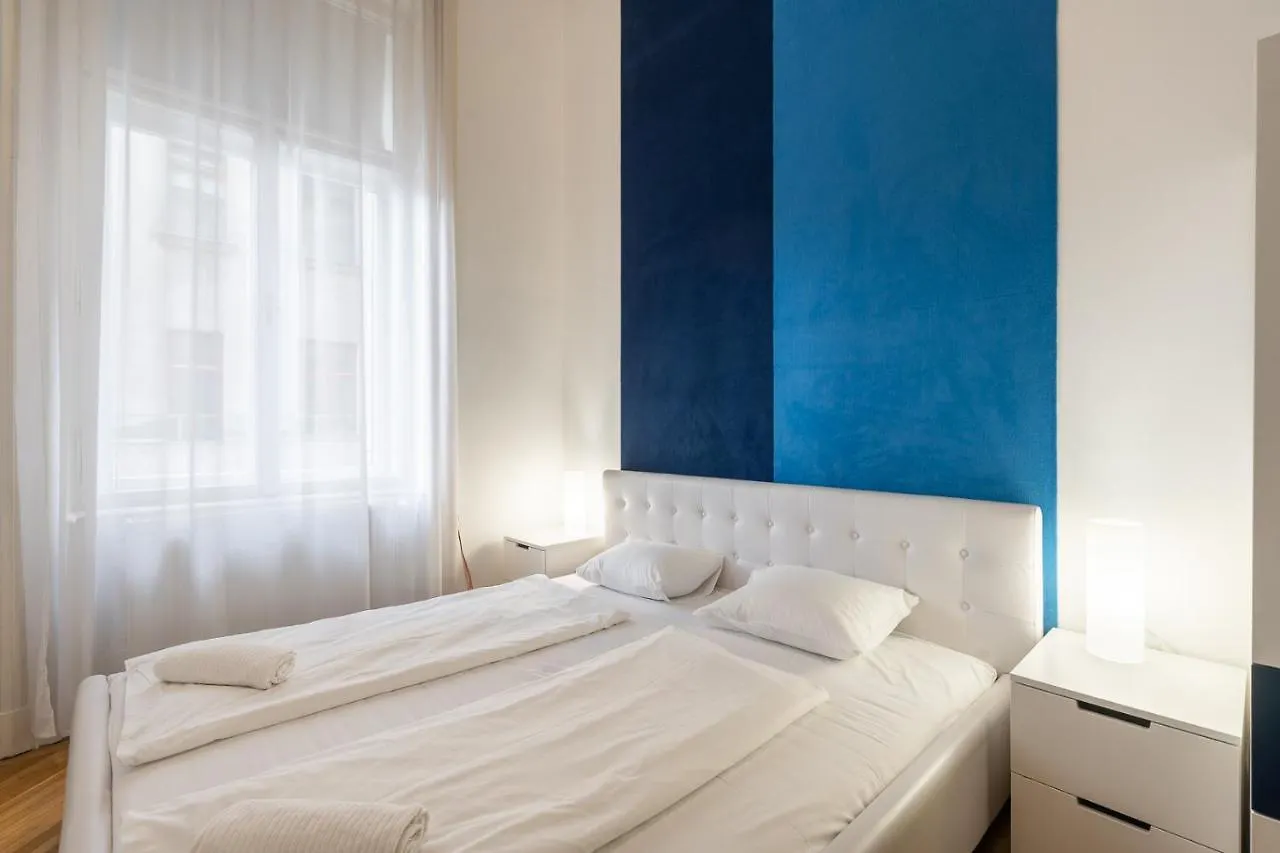 בודפשט Bright Two-Bedroom Home By The New York Palace
