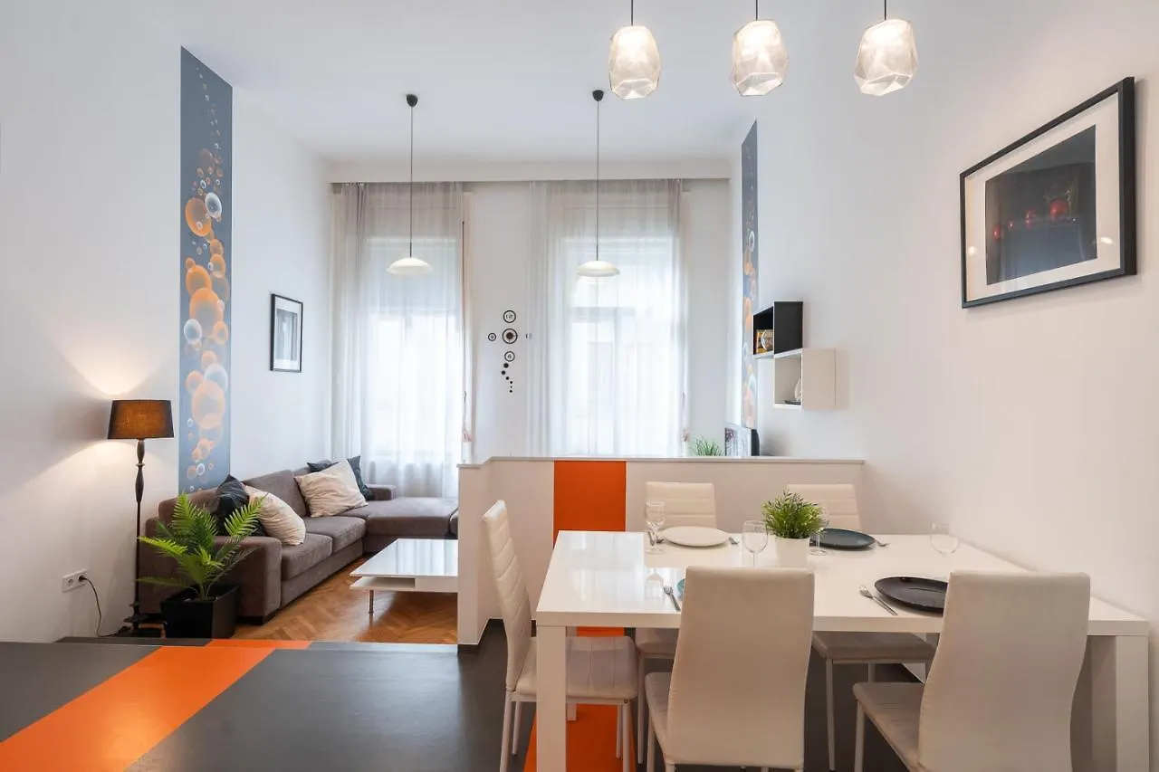 Bright Two-Bedroom Home By The New York Palace Budapest 0*,